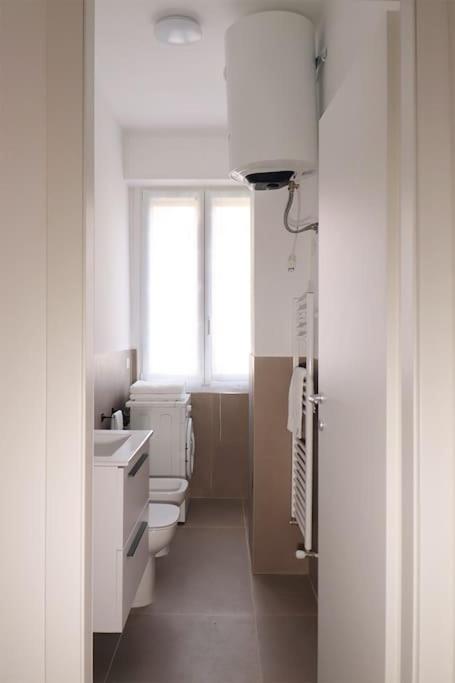 Apartamento Bilocale Metro 4 Blu Frattini - Airport Linate Milán