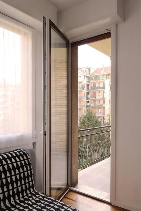 Apartamento Bilocale Metro 4 Blu Frattini - Airport Linate Milán